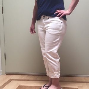 Tommy Bahama crop jeans.